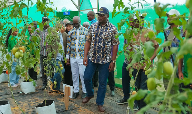 Oligui Nguema inspecte les chantiers de développement à Woleu-Ntem au Gabon