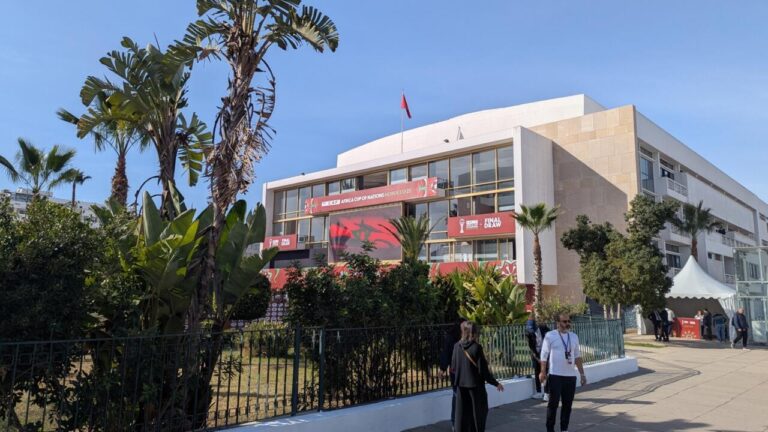 Maroc confiant avant le tirage au sort de la CAN 2025, la Coupe reste sur place