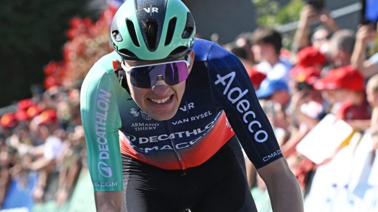 L’IA prédit que Pogacar atteindra un poids optimal de 65 kilos pour le Tour de France.