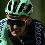 Paul Seixas termine troisième au Lioran et défie les limites du peloton au Tour de France.