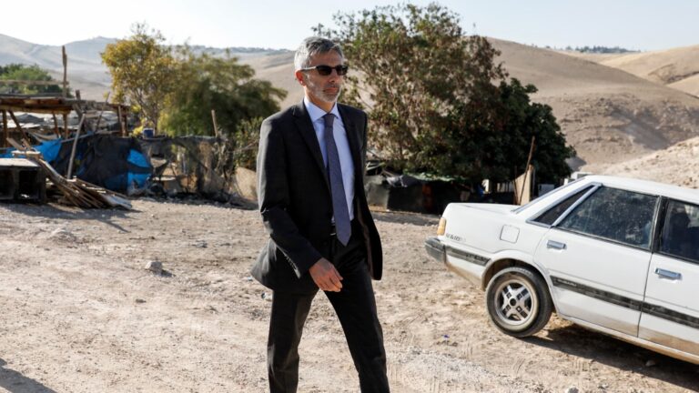 L’Iran convoque l’ambassadeur français pour ingérence, demande la cessation des actions.