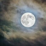 Collision imminente d’une fusée Falcon 9 avec la Lune : visibilité depuis la Terre incertaine.