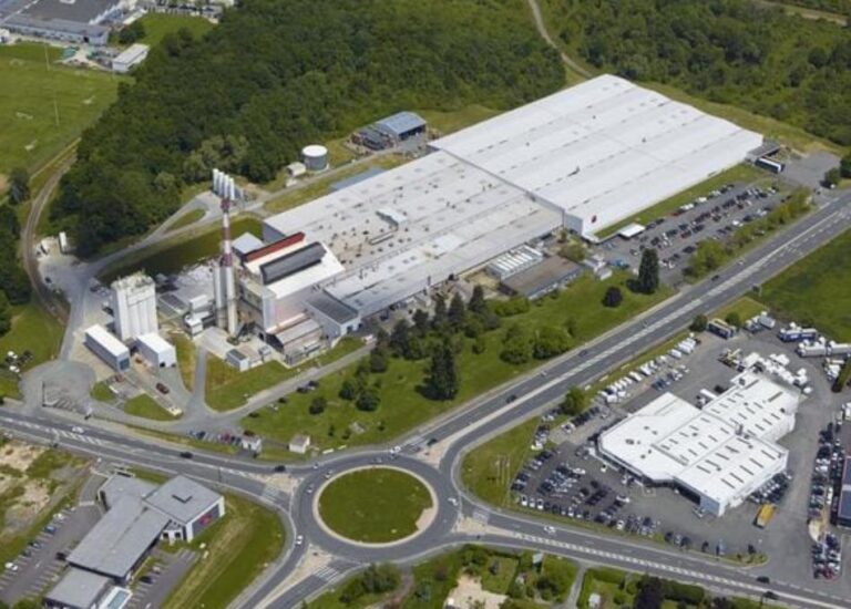 Châteauroux : Pyrex célèbre un siècle de résistance aux chocs dans le secteur du verre.