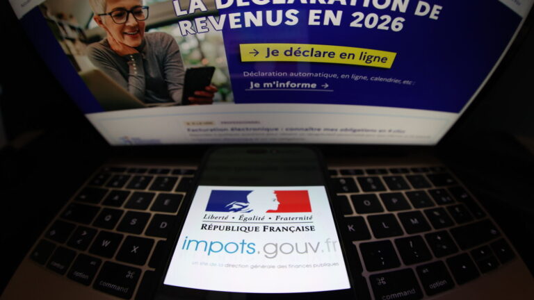 Impôts sur le revenu : versements du fisc en cours pour certains contribuables.