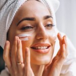 Choisir une crème de visage adaptée à son type de peau : recommandations des dermatologues.