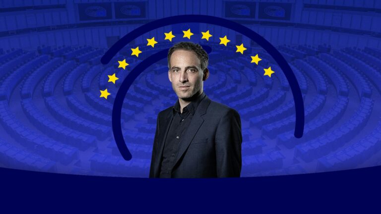Raphaël Glucksmann appelle l’Union européenne à renforcer les sanctions contre la Russie.