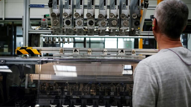 Taux d’emploi des seniors en France atteint un record, mais reste inférieur à celui des voisins.