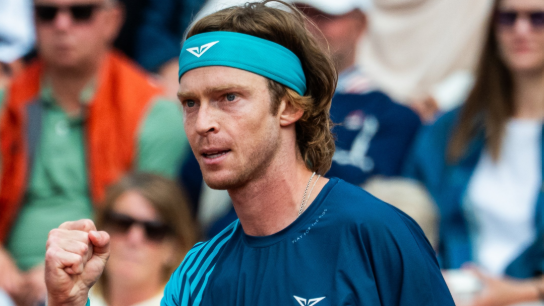 Andrey Rublev remporte un trophée à Bastad après 512 jours sans victoire en ATP.