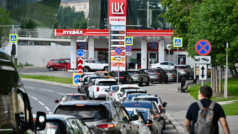 La Russie impose une interdiction d’exportation de gazole face aux pénuries de carburant.