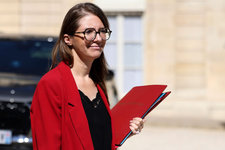 Lutte contre le racisme : Aurore Bergé propose une peine d’inéligibilité pour élus coupables.