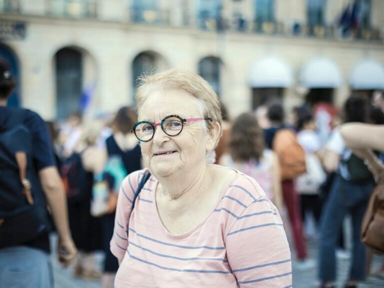 Suzy Rojtman souligne l’importance d’une loi-cadre contre les violences sexuelles en France.