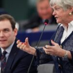 Ancienne députée européenne pro-Brexit retrouvée morte, un homme de 26 ans arrêté