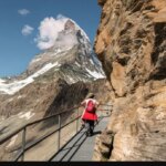 Ascension du Cervin : des alpinistes amateurs confrontés à des conditions mortelles.