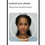 Google propose une nouvelle option de connexion via selfie vidéo pour réinitialiser les mots de passe.