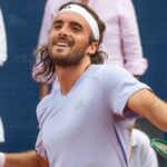 Tsitsipas remporte un titre après une longue période sans victoire sur le circuit professionnel.