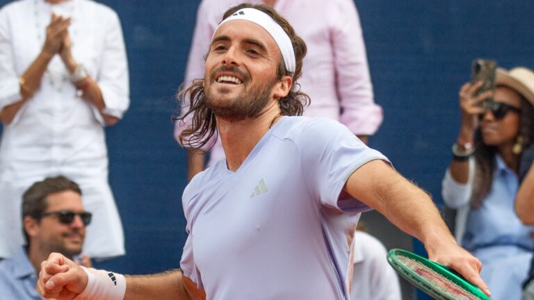 Tsitsipas remporte un titre après une longue période sans victoire sur le circuit professionnel.