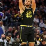 Stephen Curry atteint un nouveau record de points en saison régulière de la NBA.