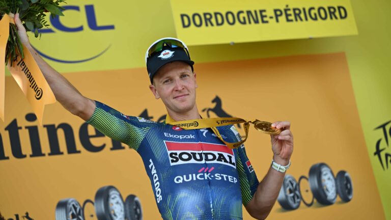 Classement général des coureurs et équipes au Tour de France après la 12e étape