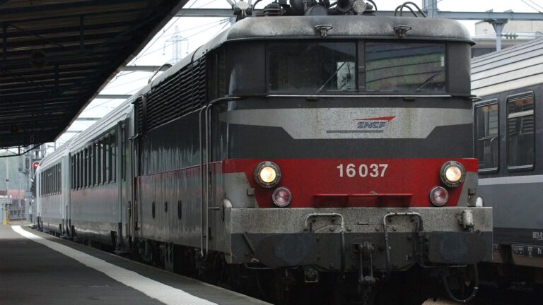 SNCF supprime un tiers des Intercités sur trois lignes en raison de la canicule.