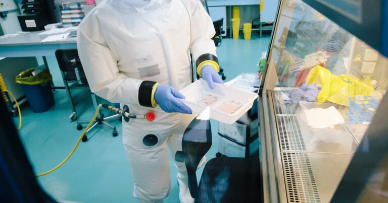 Hantavirus, Ebola, Covid : le Pr David Smadja analyse le mythe du complot juif.