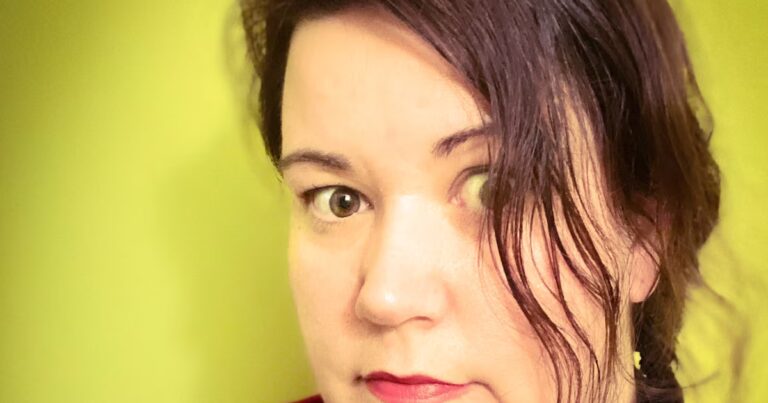 Rachel Reid, romancière canadienne, explore la rivalité dans sa série à succès