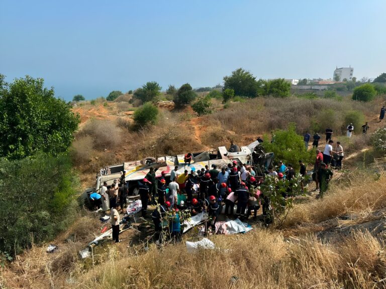 Accident de bus à Boumerdès : 25 morts et 44 blessés dans un drame routier.