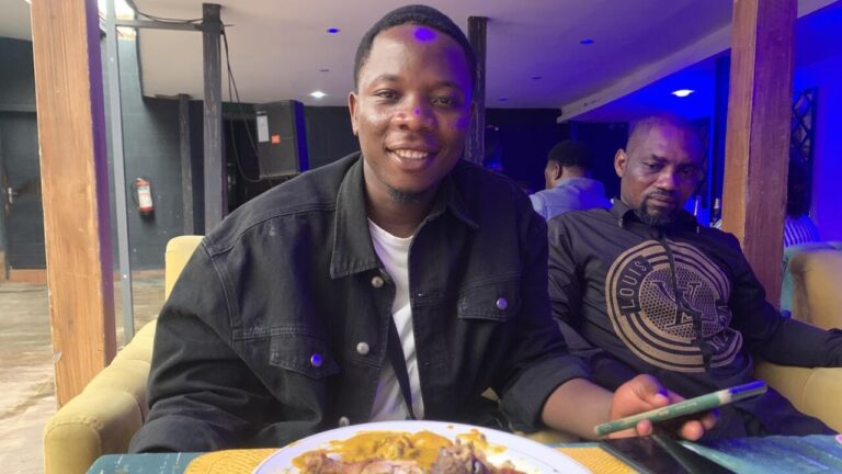 Cameroun : le taro à la sauce jaune, redécouverte par des influenceurs locaux