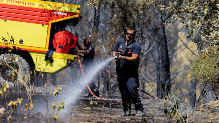 Incendie dans le Var : le feu de Gros Bessillon maîtrisé par les pompiers.