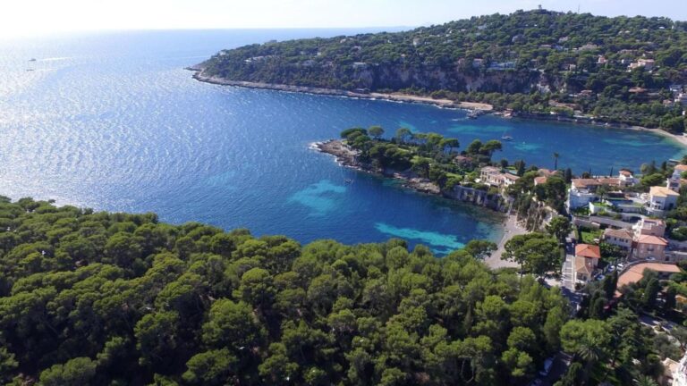 Saint-Jean-Cap-Ferrat : les prix de l’immobilier dépassent 18 000 euros le m² dans les stations balnéaires.