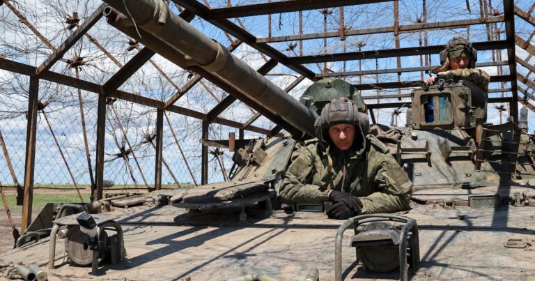 Ekaterina Schulmann : le commandement militaire russe pourrait favoriser la mort de ses soldats