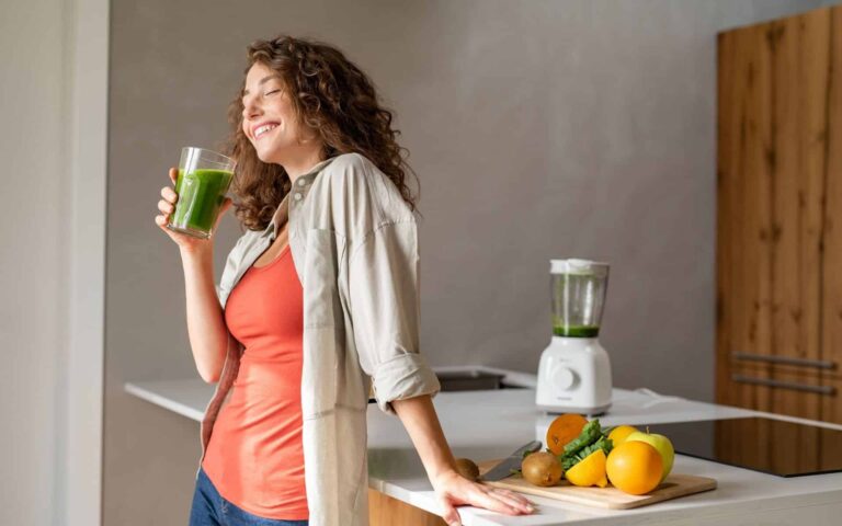 Un jus de fruit pourrait améliorer la qualité du sommeil selon des études récentes.