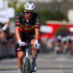 Fracture de la clavicule pour Tim Wellens, perturbant sa préparation pour la saison cycliste.