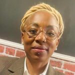 Régine Komokoli : parcours d&rsquo;une élue de la République issue des sans-papiers en France.