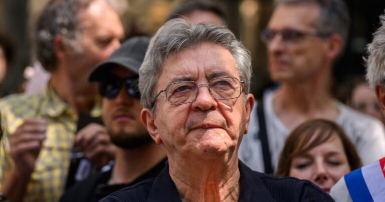 Jean-Luc Mélenchon désigne son adversaire idéal, SMS d’Éric Ciotti à François Hollande révélé