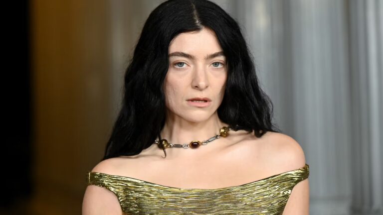 Lorde critique Spotify pour l’utilisation de l’IA dans la musique.