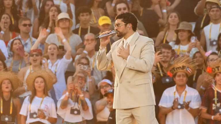 Le concert de Bad Bunny à Milan interrompu par un orage, plusieurs blessés signalés.