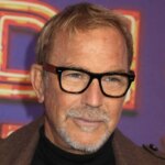 Kevin Costner, 5 ans, face à une légende du cinéma par un hasard inattendu.
