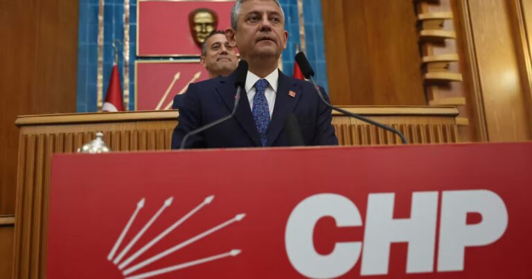 L’opposition turque annonce la création d’un nouveau parti après la division provoquée par Erdogan.