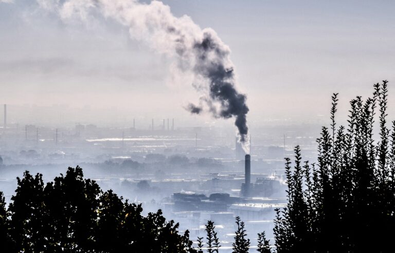 Affaire TotalEnergies : des mesures pour limiter l’impunité des entreprises polluantes en France