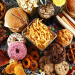 Réduire les aliments ultra-transformés pourrait prévenir les maladies cardiaques, selon une étude.