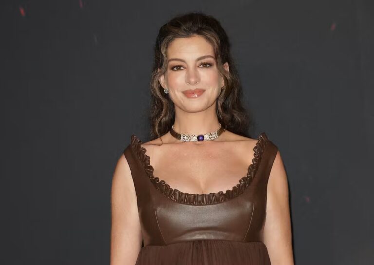 Anne Hathaway : 5 faits méconnus sur sa carrière au cinéma et son parcours artistique.