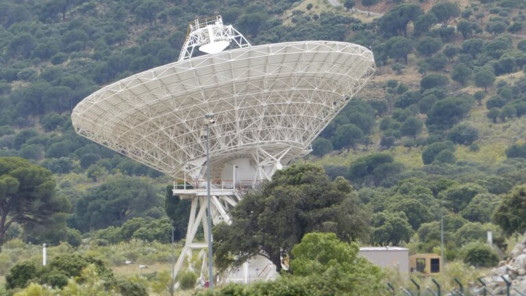 Incendie en Espagne menace la communication entre la NASA et les sondes Voyager