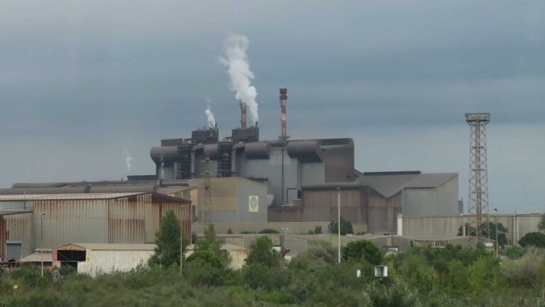 Fos-sur-Mer : ArcelorMittal accusé de dissimulation de la présence d’amiante.
