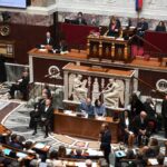 L’Assemblée nationale adopte l’imprescriptibilité des crimes sur mineurs en France.