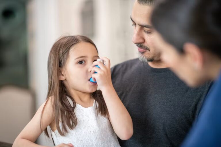 Asthme chez l’enfant : risque accru lié à la proximité d’une zone industrielle selon Santé publique France