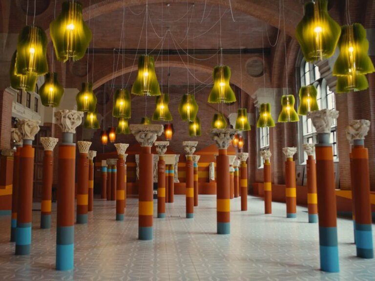 Le musée des Augustins à Toulouse accueille des artistes contemporains en résidence.