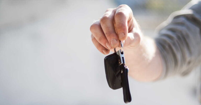 Permis de conduire : s’inscrire dès maintenant avec un code pour obtenir son permis cet été.