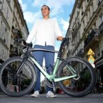 Ahmed B. restitue des vélos volés à leur propriétaire, un champion du monde.