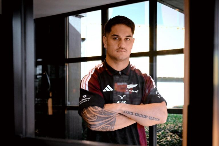 Quinn Tupaea, centre néo-zélandais, menace la défense des Bleus en Championnat des nations
