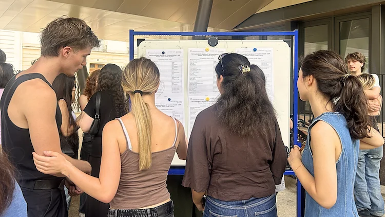 Résultats du bac : baisse du taux de réussite en France pour les candidats de cette session.